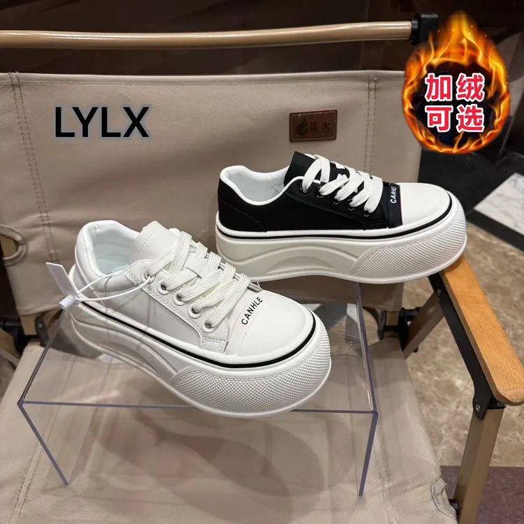 2025秋冬加绒厚底休闲小白鞋女新款圆头系带百搭小个子增高休闲鞋
