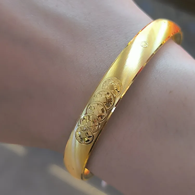 33.5g周金生足金9999金币爆闪手镯，56号圈，宽卡8mm