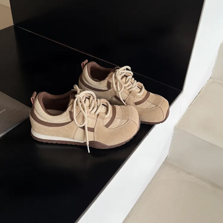 小发喵「蛋堡少女系列｜复古拼接休闲慢跑 轻奢摩登腔调型格风尚」