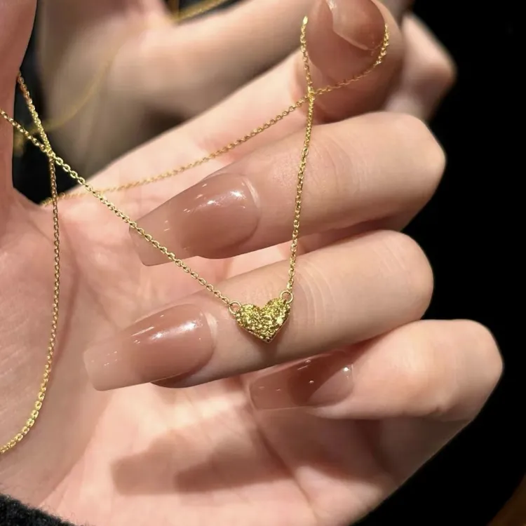铜合金项链 新品金色爱心项链女轻奢法式怦然心动锁骨链女友礼物