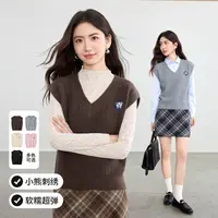 尚都比拉【多色可选】通勤v领刺绣小熊徽章外穿内搭毛织马夹B3404