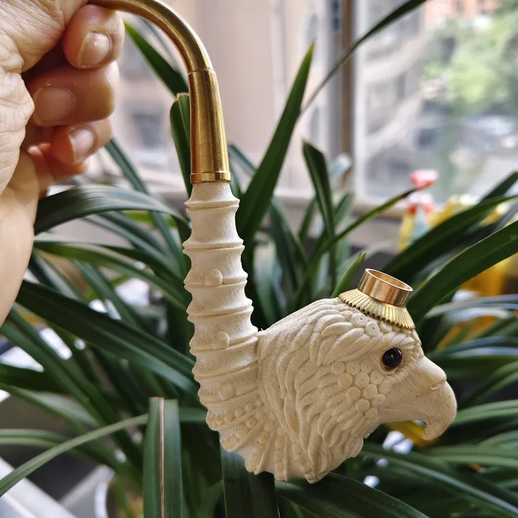 贵州民间实心竹雕刻原色一体鹰嘴手把件15公分