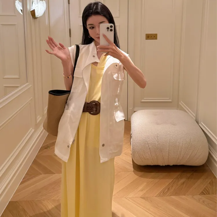 2025新款纯欲百搭时尚外套配气质挂脖无袖高腰系带遮胯显瘦连衣裙