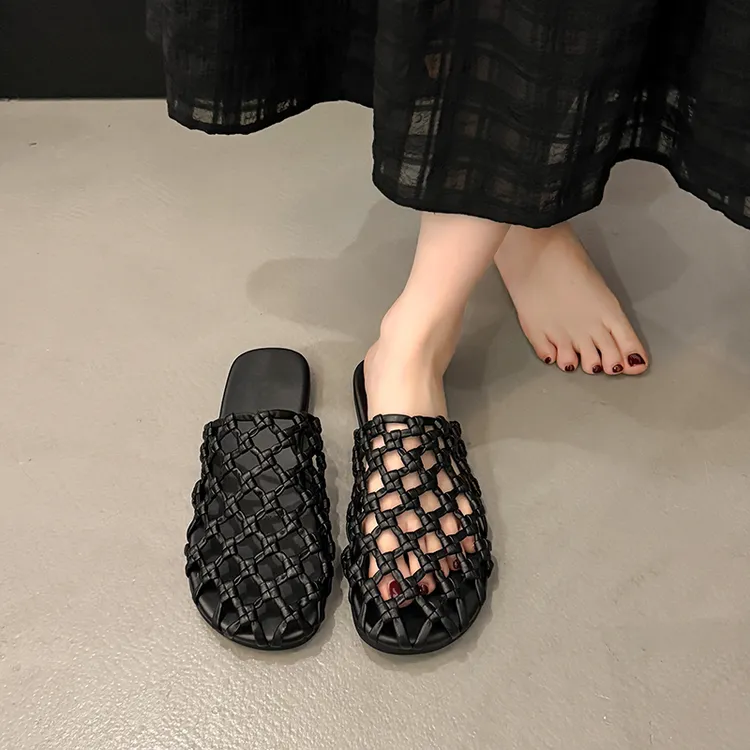 夏季外穿2025新款高级感编织包头半拖鞋镂空凉拖鞋女款超火渔网鞋