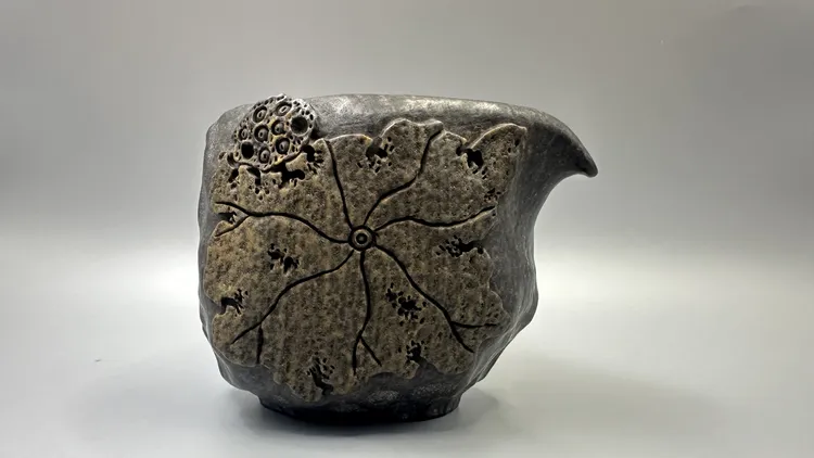 藏岩堂《荷趣》 冰碛岩 整石手工雕刻 分茶器 公道杯 茶壶 石壶