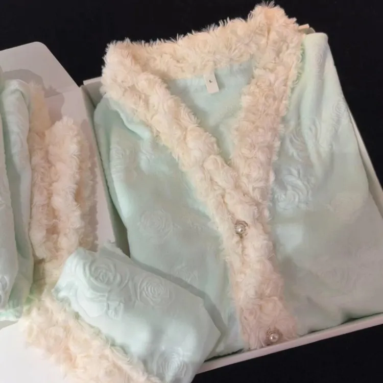 睡衣女秋冬季2025新款海岛绒保暖加厚少女加绒网红长袖长裤家居服