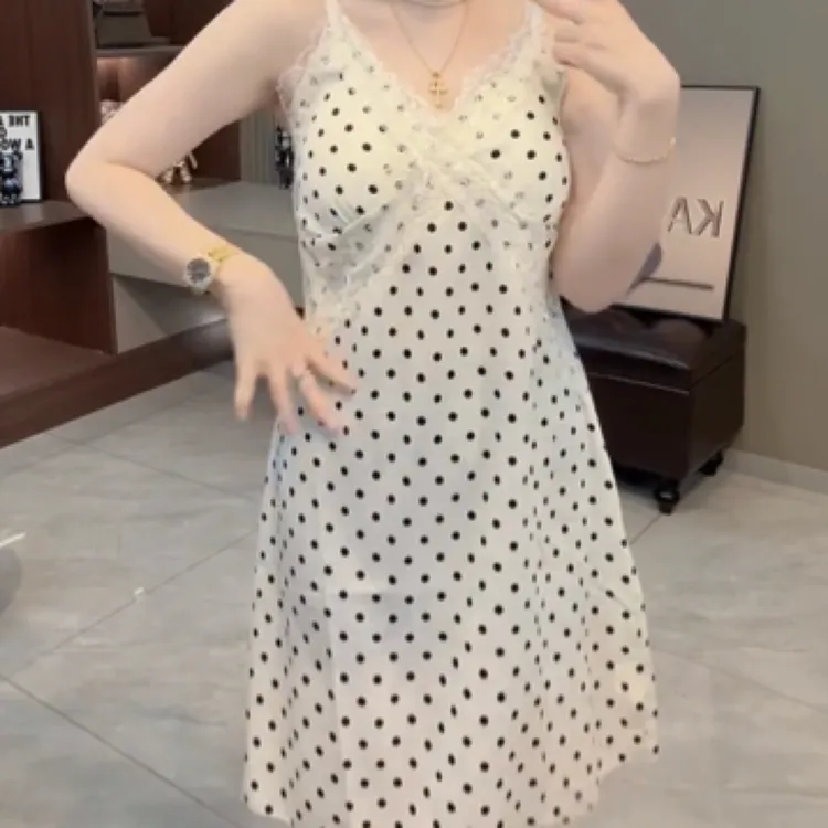 夏季法式纯欲带胸垫波点蕾丝吊带性感减龄家居睡裙