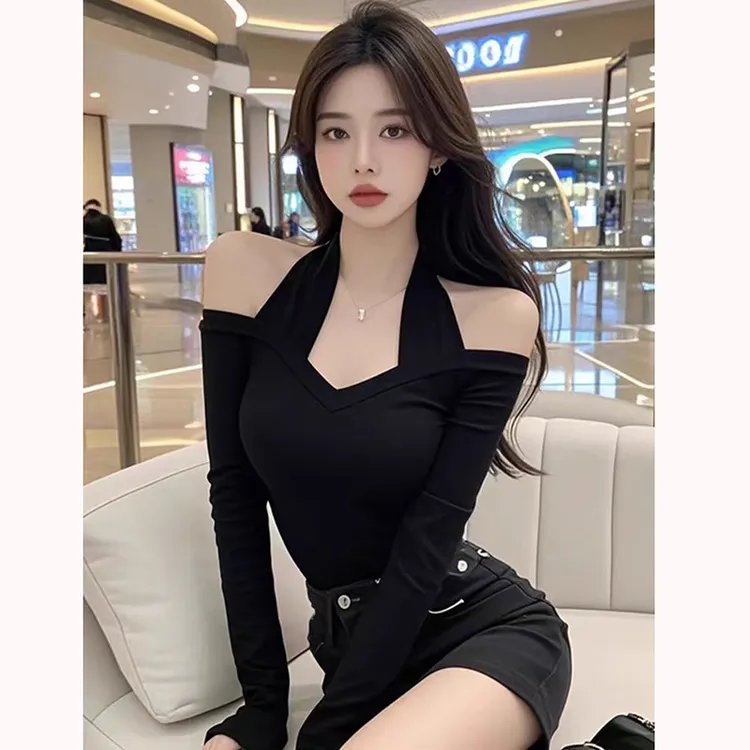 纯欲风辣妹黑色挂脖一字肩上衣女秋季修身露肩长袖气质性感打底衫