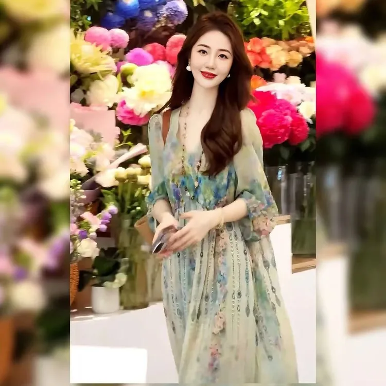 真丝时尚夏季新款气质法式连衣裙女慵懒显瘦印花洋气出游服装女
