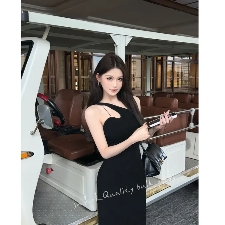 Crain Full【法式回归】法式斜肩细带连衣裙多穿法弹力修身开衩长裙