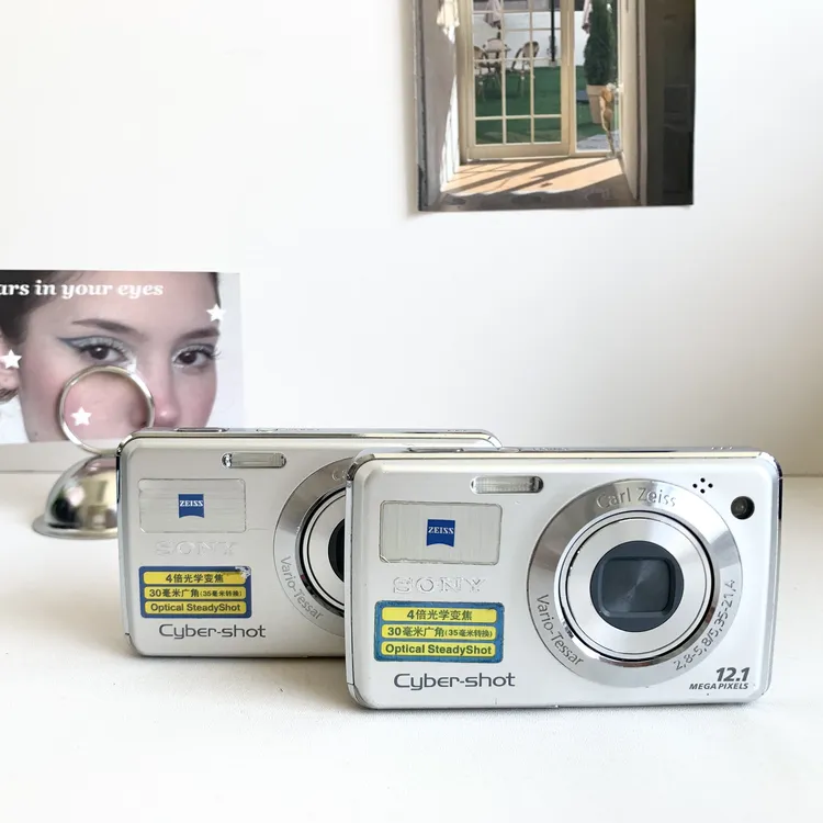 9新 Sony/索尼 W220银色1200万像素4倍变焦 复古柔白质感