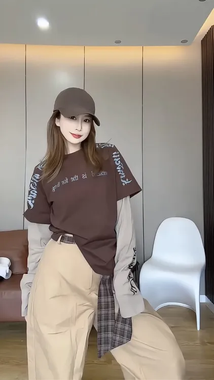 长袖T恤2025秋季新款小众字母印花时尚圆领显瘦上衣拼接假两件女
