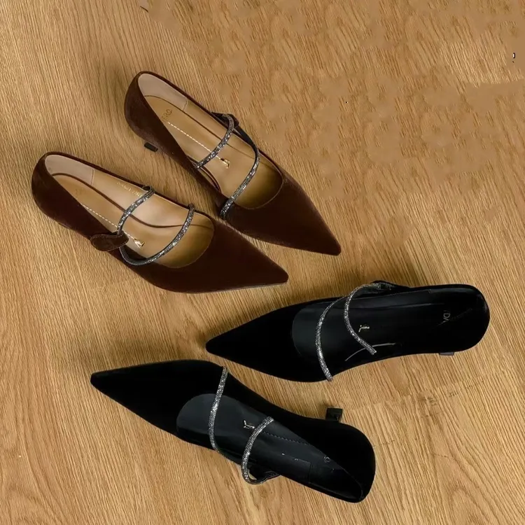 3厘米6厘米时尚百搭绒面亮钻气质女神不累脚法式浅口单鞋26H3561