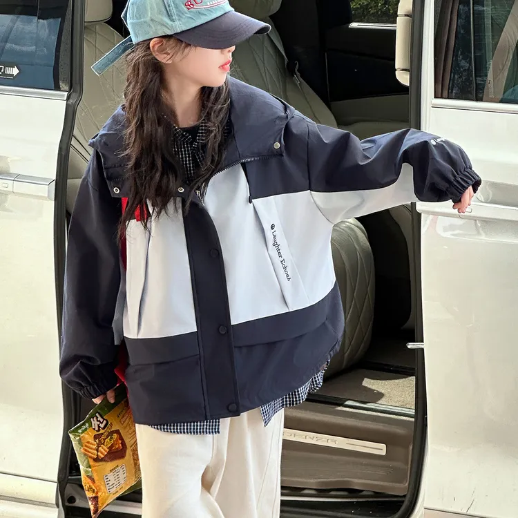 女童秋装洋气冲锋衣外套2025新款儿童韩版夹克中大童时髦户外上衣