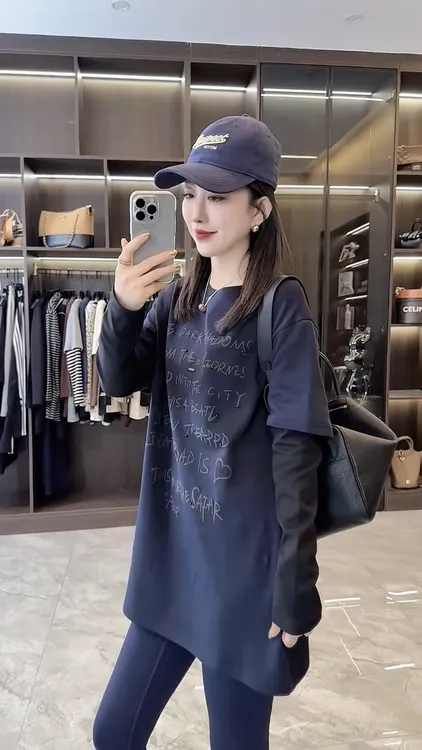 美式潮牌涂鸦字母印花撞色拼接假两件t恤女秋装新款宽松长袖上衣