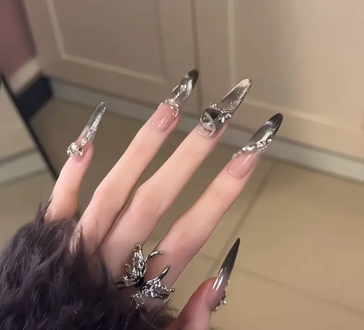 【黑巧】辣妹猫眼美甲满钻穿戴气质显白甜酷暗黑风