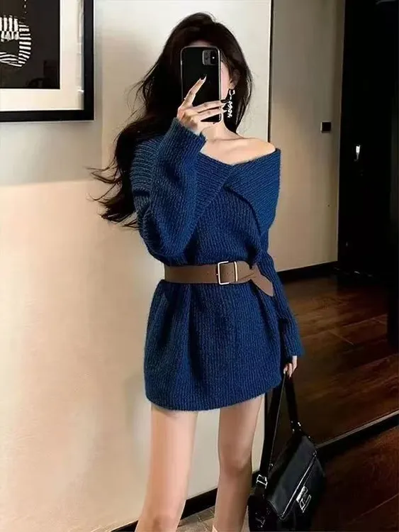 Y233冬季软糯慵懒风上衣小众不撞款法式别致独特超好看深蓝色毛衣