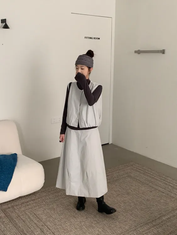 秋冬新款韩系高级洋气无袖马甲宽松显瘦打底衫休闲半身裙三件套