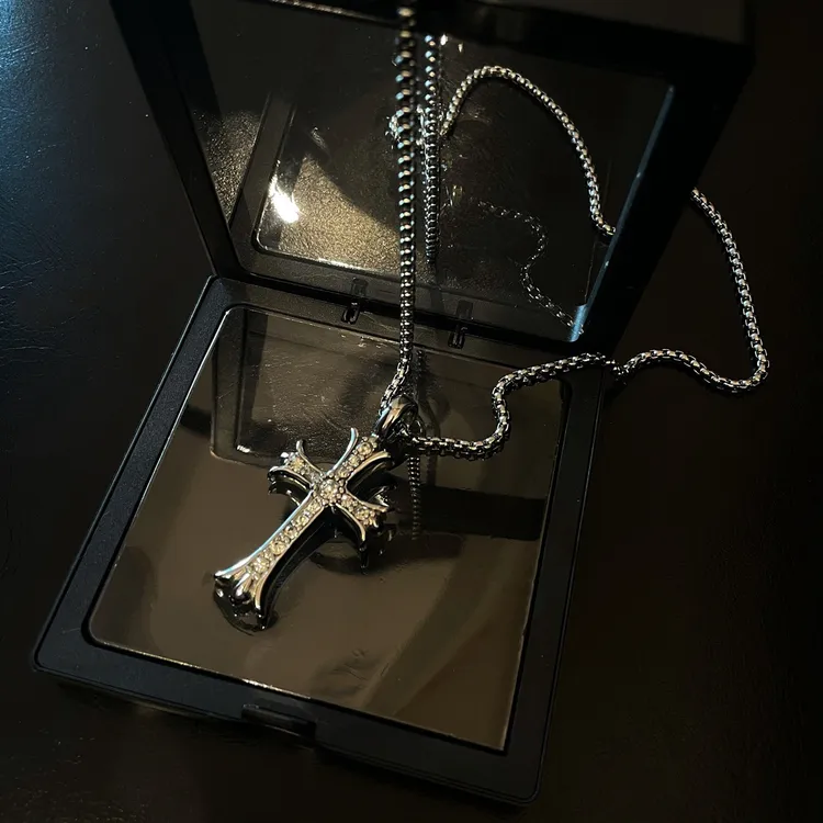 钛钢项链 十字架吊坠男士嘻哈项链男款潮流链子配饰男生潮牌百搭