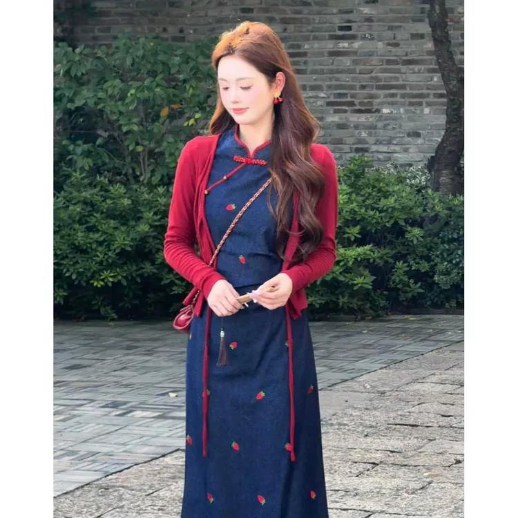 【草莓派队】新中式改良草莓刺绣旗袍2025夏少女风日常素雅连衣裙
