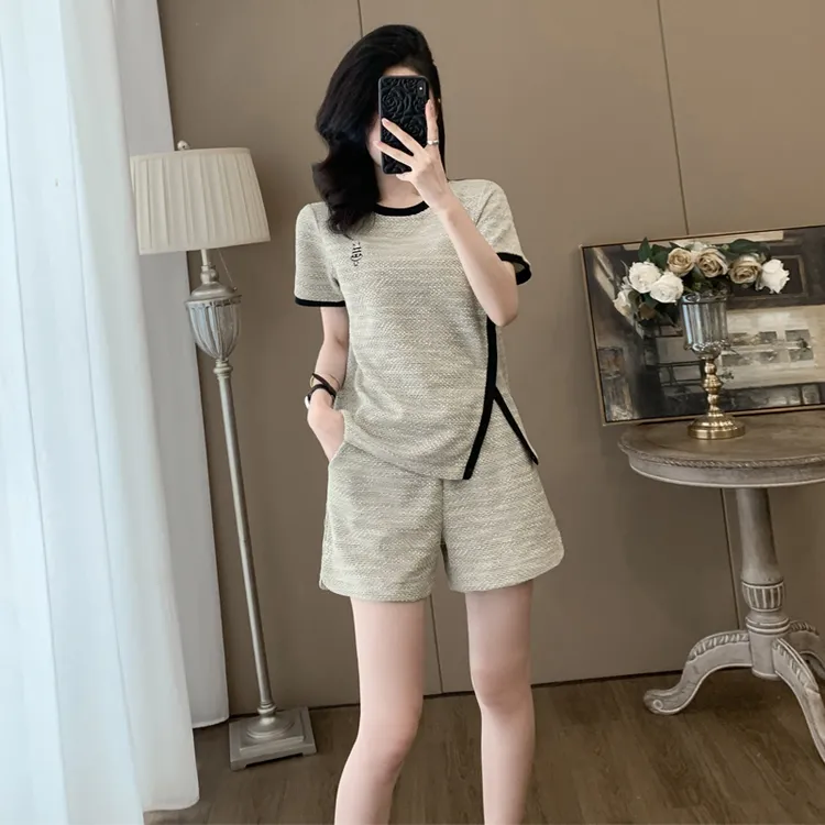 时尚休闲小香风减龄套装女夏季新款松弛感开叉设计短袖短裤两件套