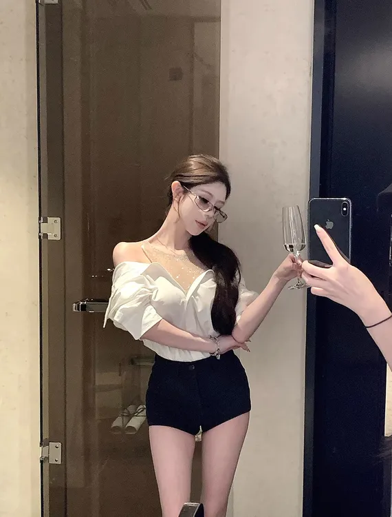 纯欲风假两件拼接闪钻长袖衬衫女秋季高级感露肩上衣