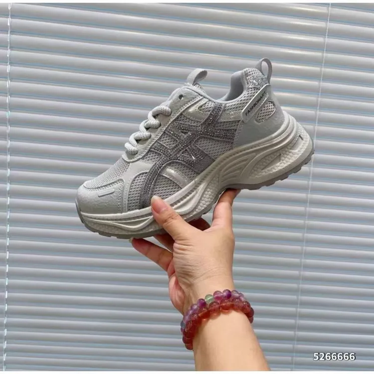 秋冬新款时尚休闲鞋6666