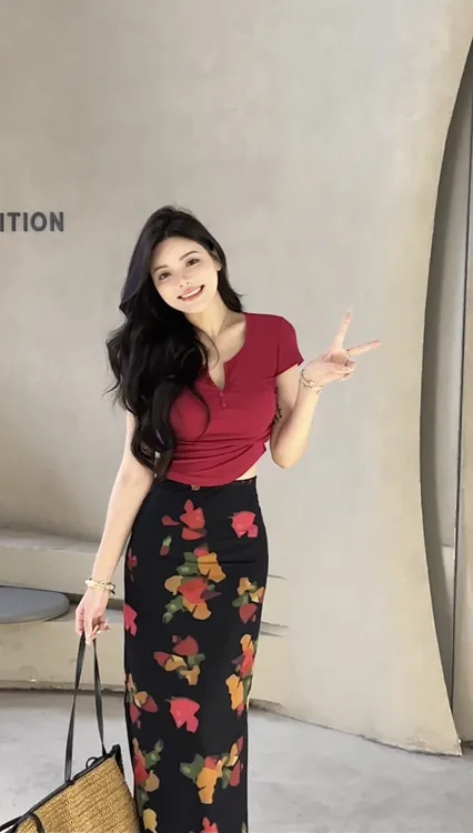 【苏苏】新款彩色碎花仲夏慵懒感开叉半身裙显瘦时尚T恤套装DT1218