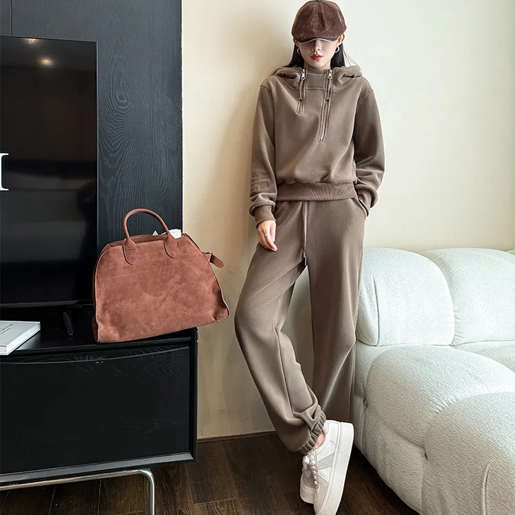 纳凡高级感休闲运动套装女秋冬新款加绒时尚少女感高腰显瘦两件套