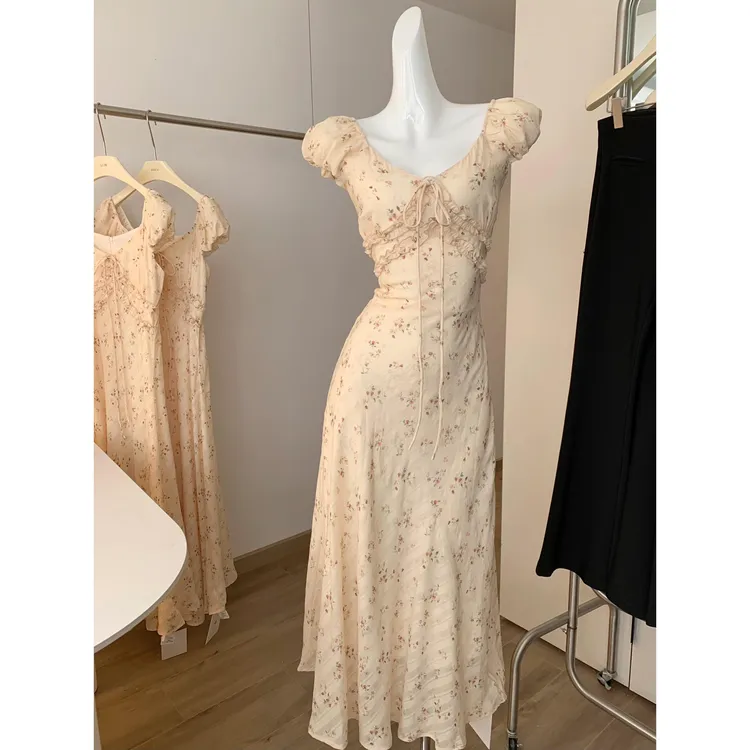 黄色碎花连衣裙2025夏季新款法式连衣裙修身显瘦