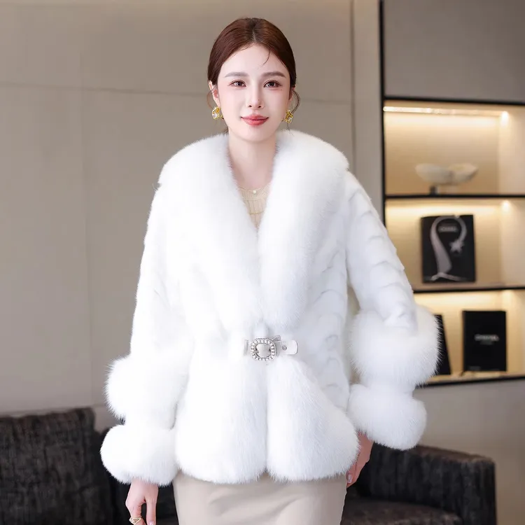 2025冬新款水貂裘皮大衣女狐狸毛领高贵狐狸毛领妈妈拼貂皮草外套