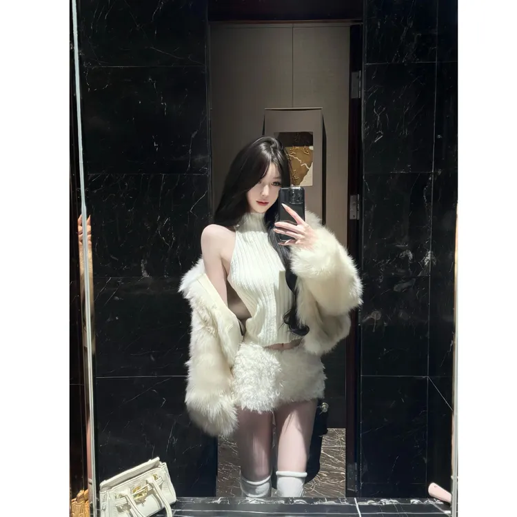 【云朵慕斯】2025秋季新款性感半高领针织无袖背心配显瘦短裤套装女