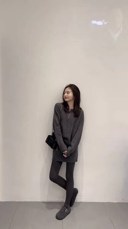 2025秋冬新款韩系气质小香风灰色拉链针织衫高腰半身裙两件套装