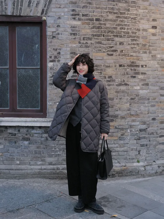 TT设计师【冬日情书】极简风格子两面穿防泼水白鹅绒羽绒服TT191582