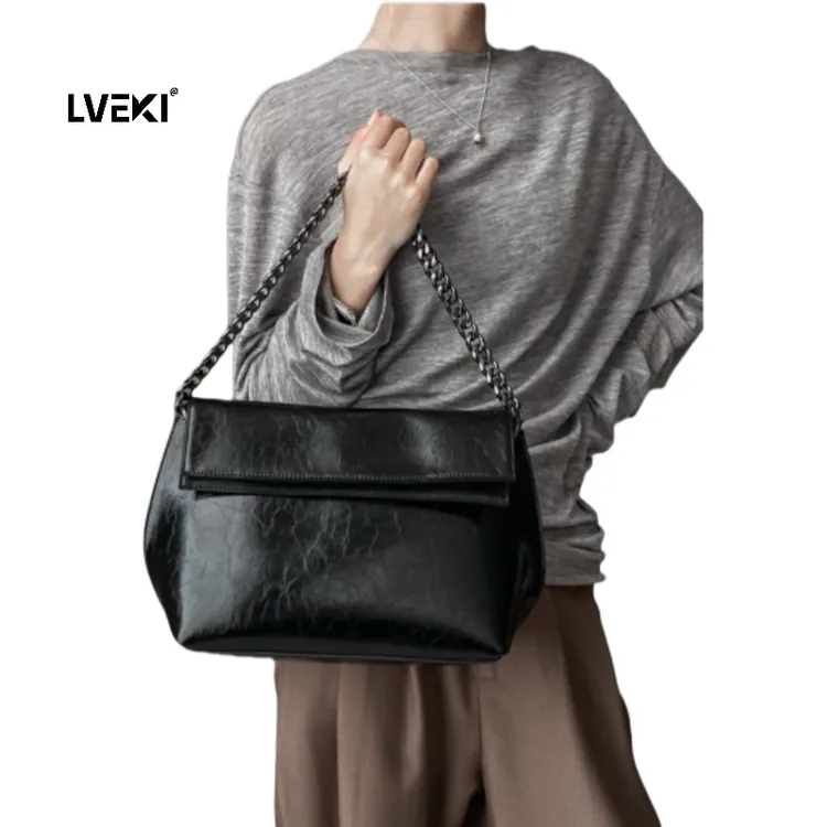 2025四季款油蜡牛皮包轻奢高级感复古翻盖腋下包时尚百搭链条单肩