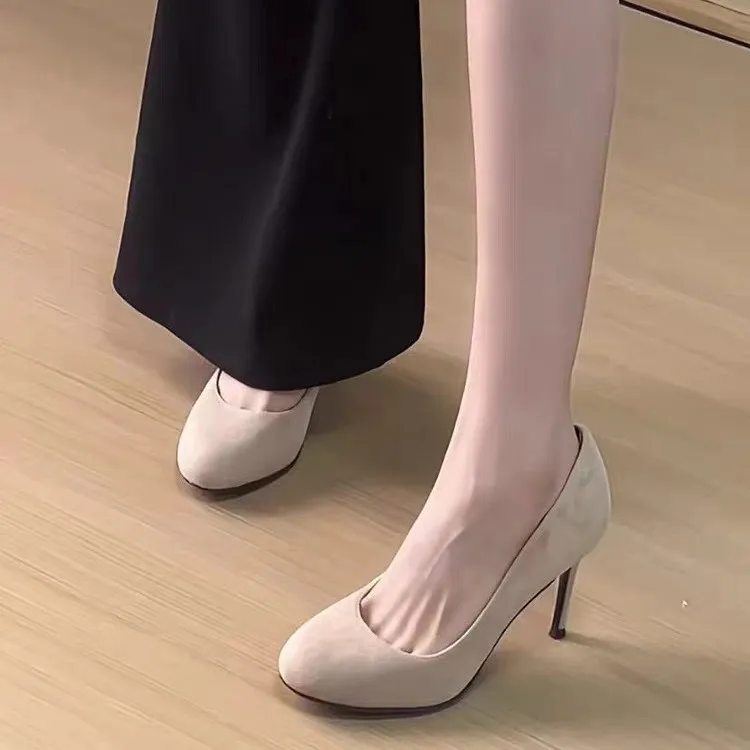 裸色小高跟鞋女2025新款秋千金风圆头细跟绒面绝美气质高级不累脚