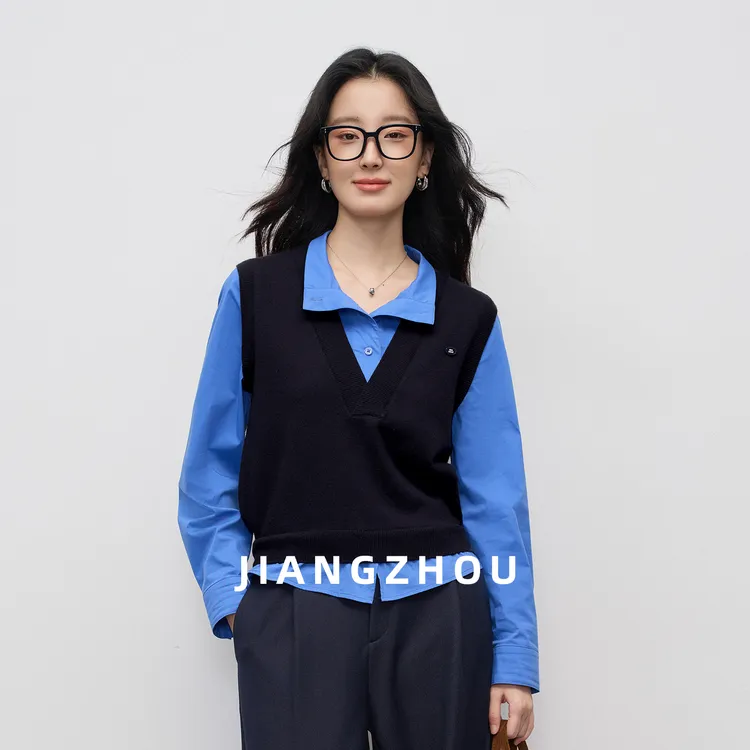 江洲【酷岚】秋冬新款克莱恩蓝衬衣拼毛织背心假两件羊毛毛织上衣