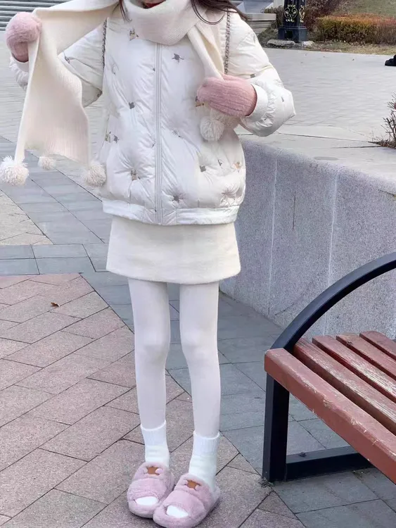白色毛茸茸短裙冬季2025新款高腰气质百搭A字半身裙小个子包臀裙