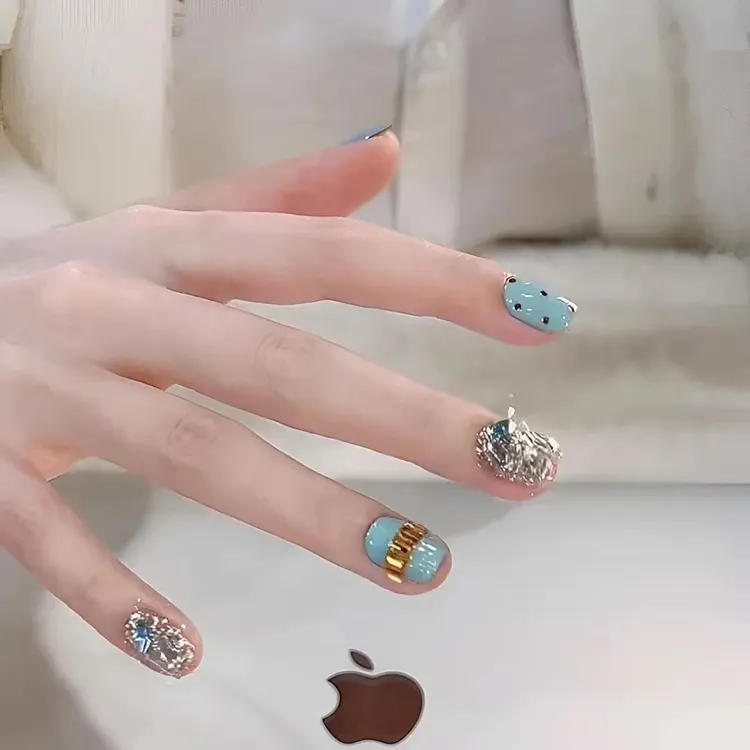 【蒂芙尼蓝】秋冬蓝色拼钻猫眼美甲手工穿戴甲显白百搭气质款美甲