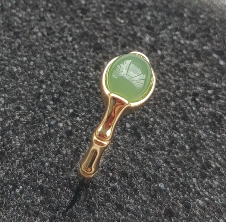 芝龙珠宝和田碧玉蛋面戒指s925银镶竹节和田玉蛋面戒指女款