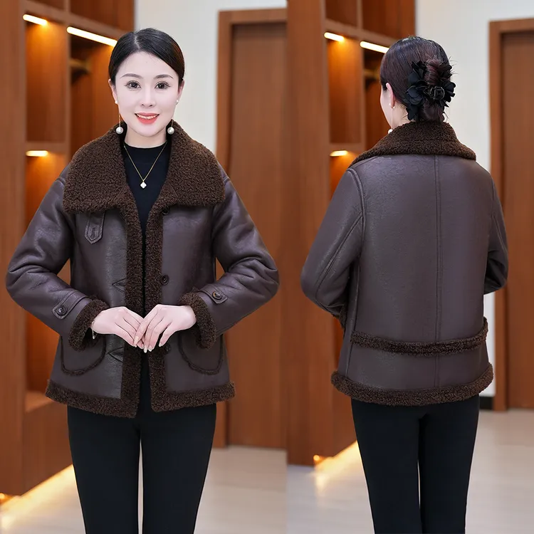 海宁妈妈装短款皮衣2025冬季新款洋气保暖加绒加厚水洗中老年外套