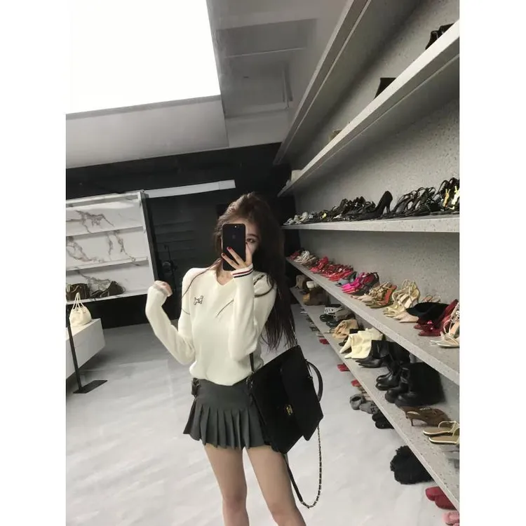 *尹千金*【腊肠小狗】温柔学院风针织毛衣秋季气质修身上衣S257437