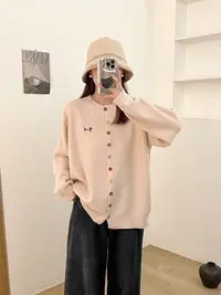（大码针织女装）刺绣小狗秋冬新款女装彩扣开衫女款长袖时尚毛衣