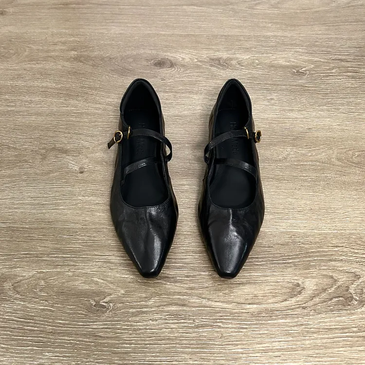 Dannyfrey头层羊皮新款法式复古风一字扣尖头气质通勤真皮女鞋2CM