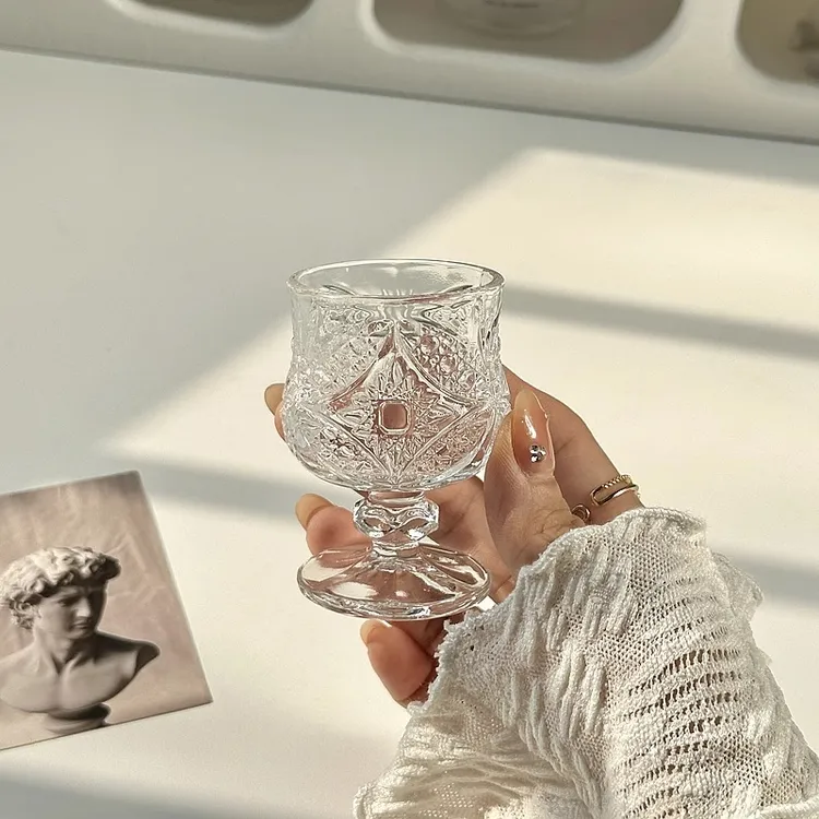 创意复古刻花玻璃杯迷你果酒杯精致高脚甜酒杯高颜值小酒杯一口杯