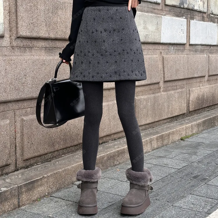 焦思文 冬季时尚洋气显瘦保暖百搭A字短裙251202Y03