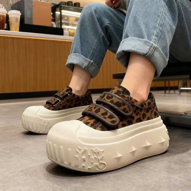 做旧厚底松糕低帮鞋魔术贴休闲鞋女2025春秋新款大头乐福鞋