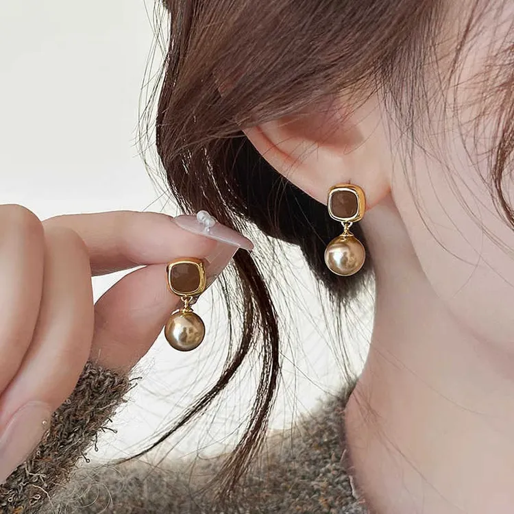 合金耳饰 美拉德色系珠珠耳钉小众高级感耳坠2025年新款爆款复古