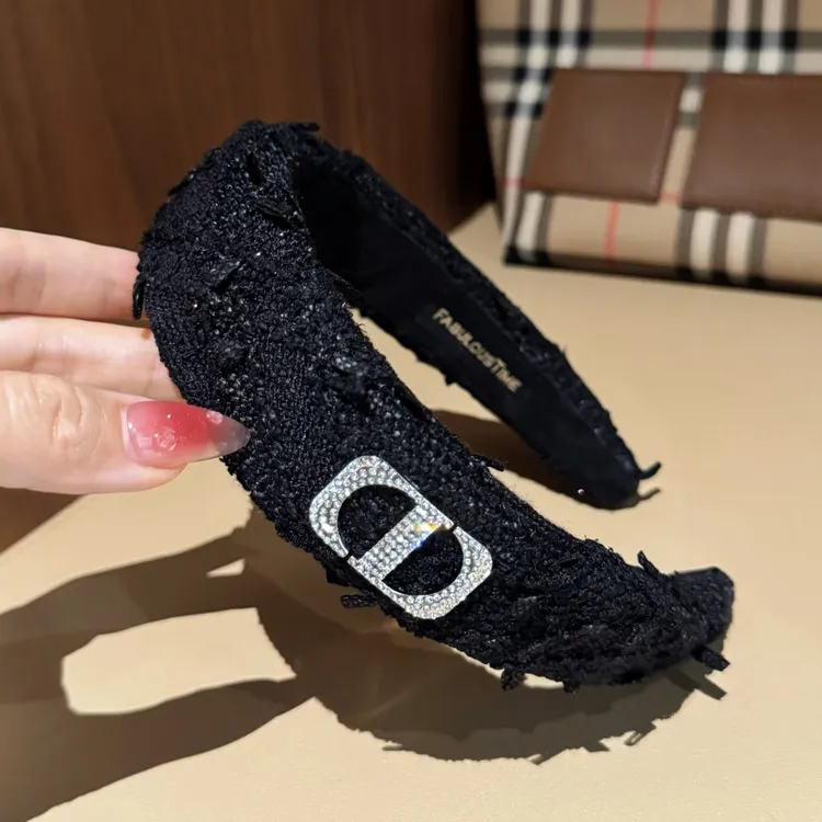 杨杨babytime 黑色毛边粗花呢满钻猪鼻子发箍高颅顶防滑时尚网红