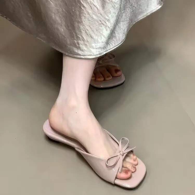 法式温柔蝴蝶结一字带粗跟凉拖鞋女夏季外穿露趾配裙子气质凉鞋